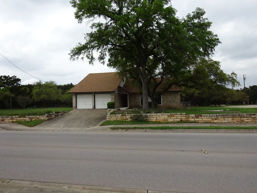 Office For Lease: 1901 W New Hope Dr, Cedar Park, TX 78613